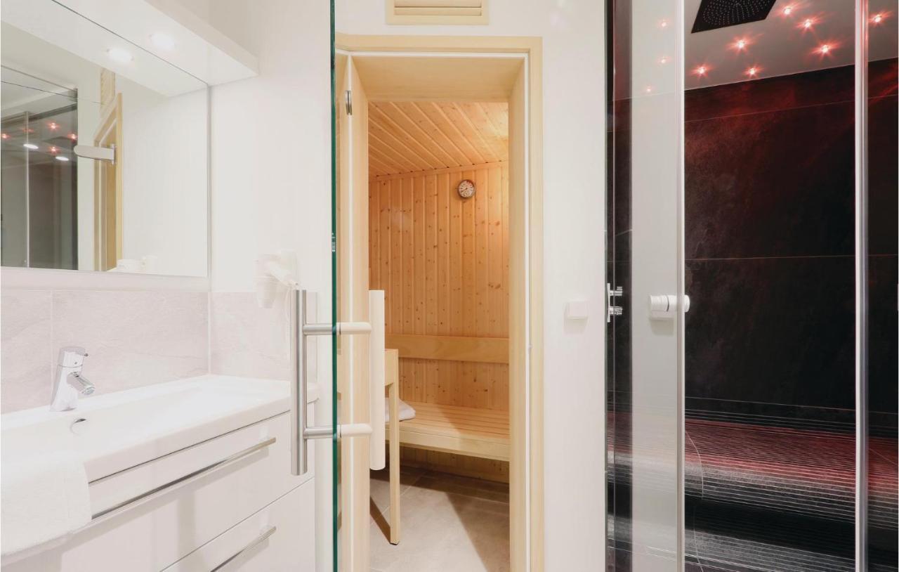 Lovely Apartment In Luebeck Travemuende With Sauna Extérieur photo